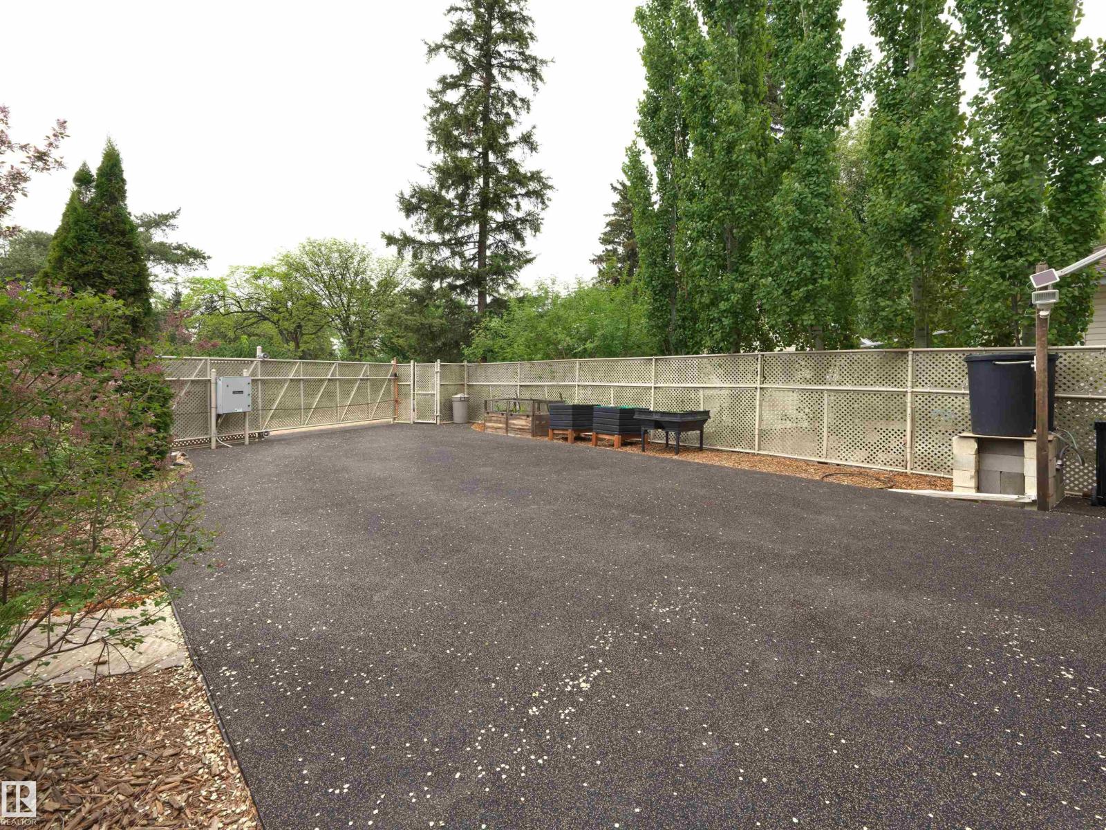 11131 75 AV NW - 53