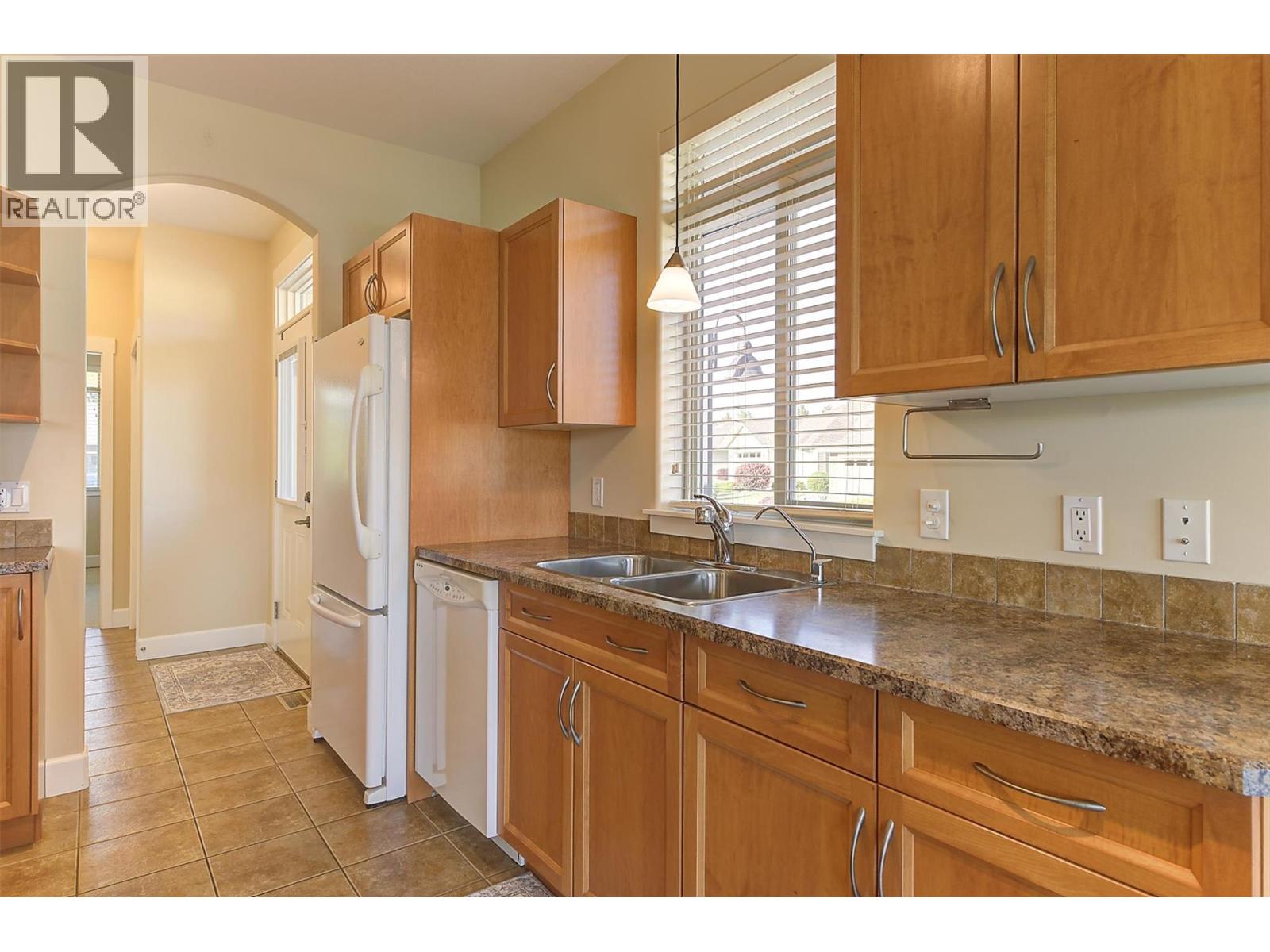 135 4035 Gellatly Road South, West Kelowna