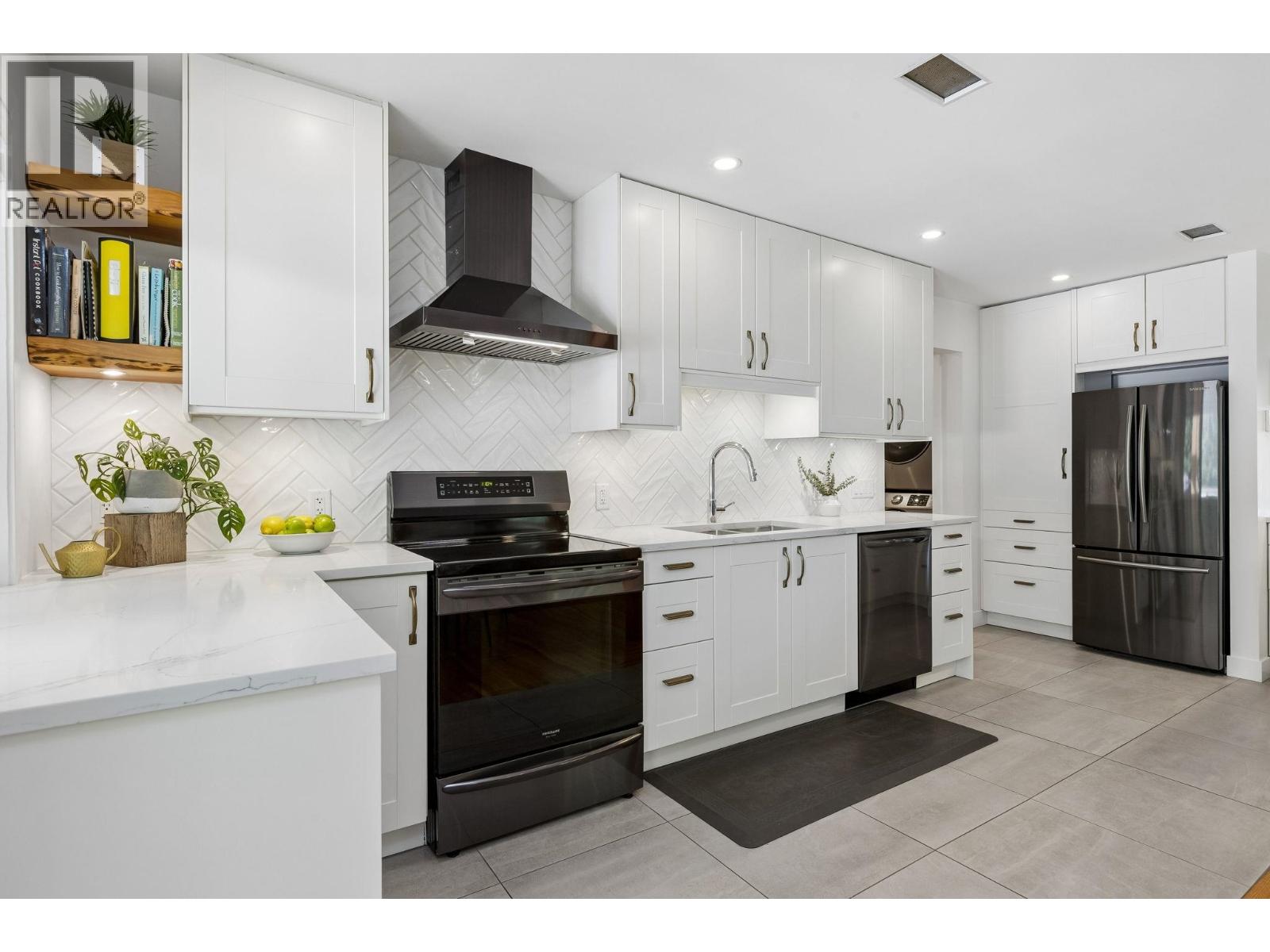 1214 EASTVIEW ROAD, North Vancouver