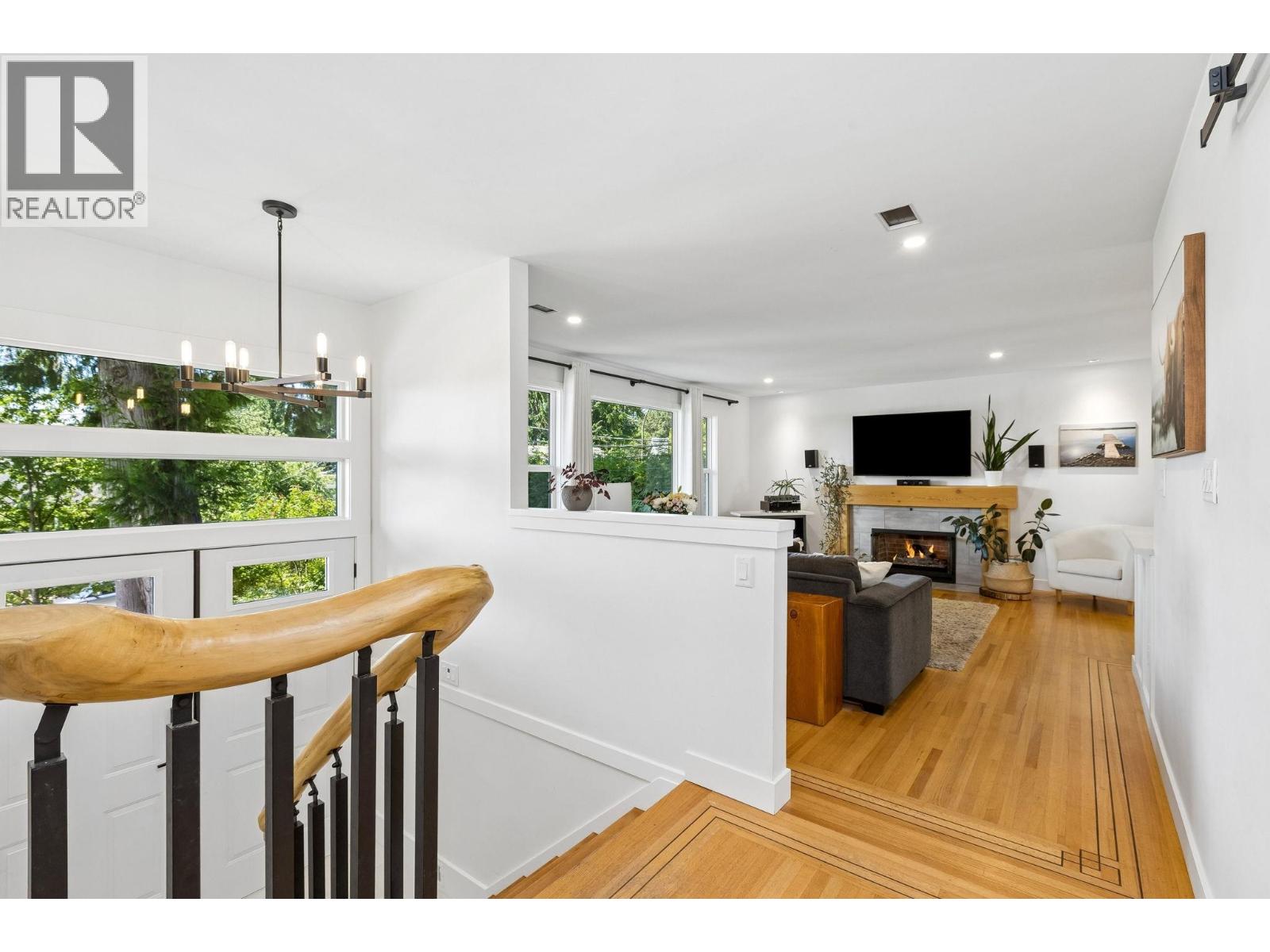 1214 EASTVIEW ROAD, North Vancouver