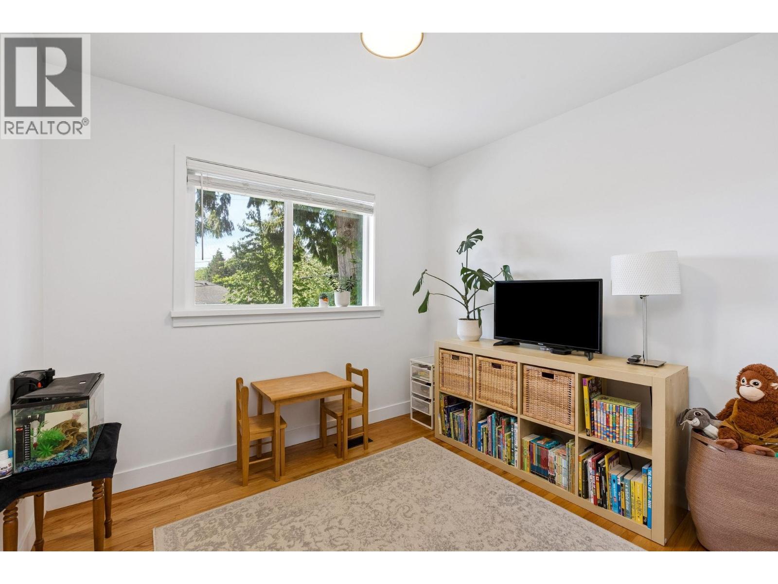 1214 EASTVIEW ROAD, North Vancouver