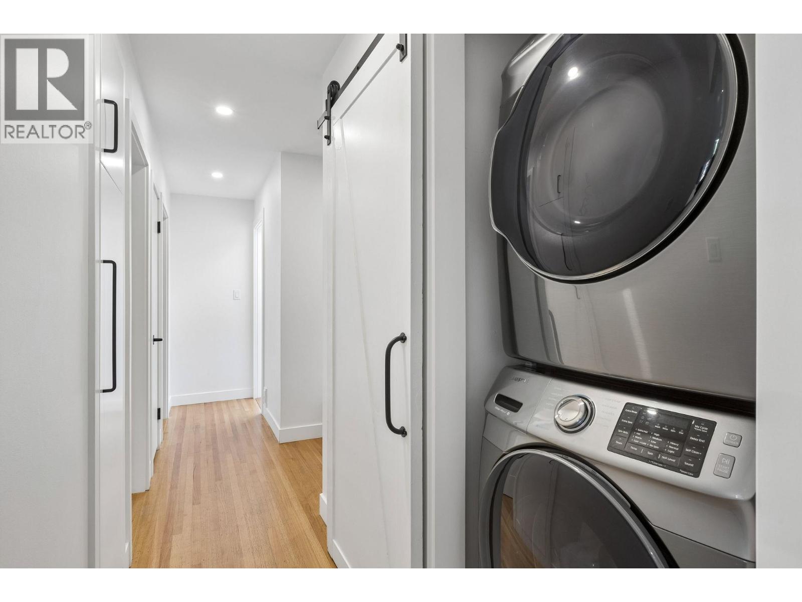 1214 EASTVIEW ROAD, North Vancouver
