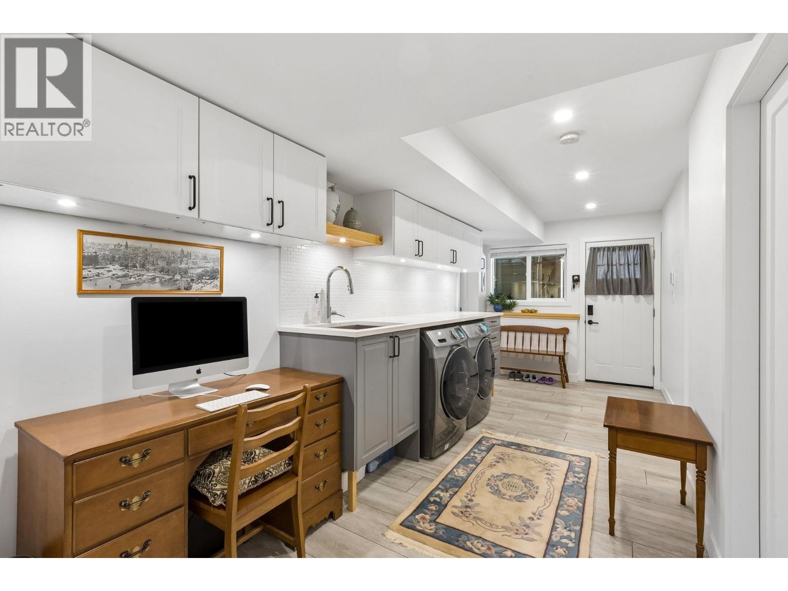 1214 EASTVIEW ROAD, North Vancouver