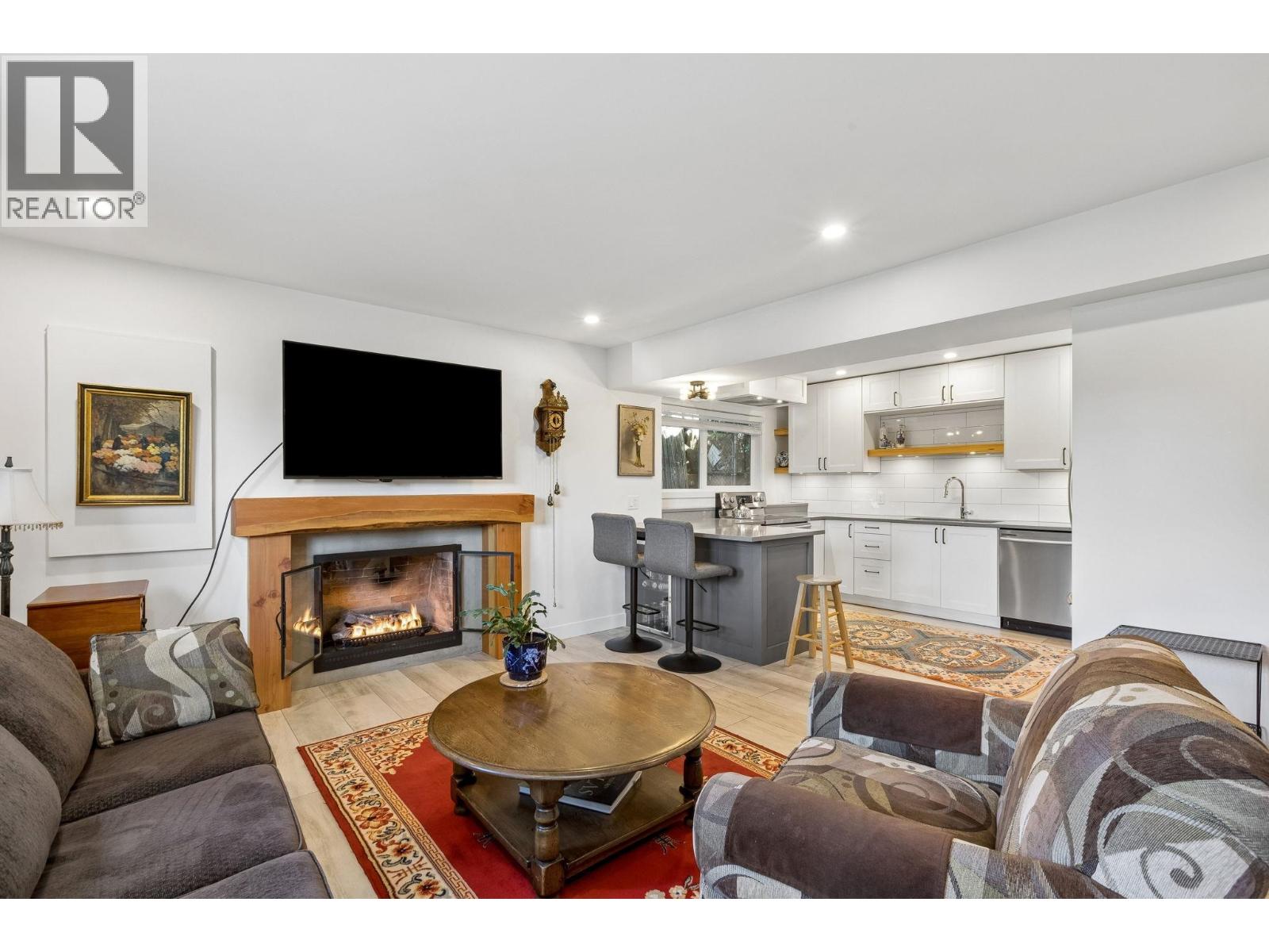 1214 EASTVIEW ROAD, North Vancouver