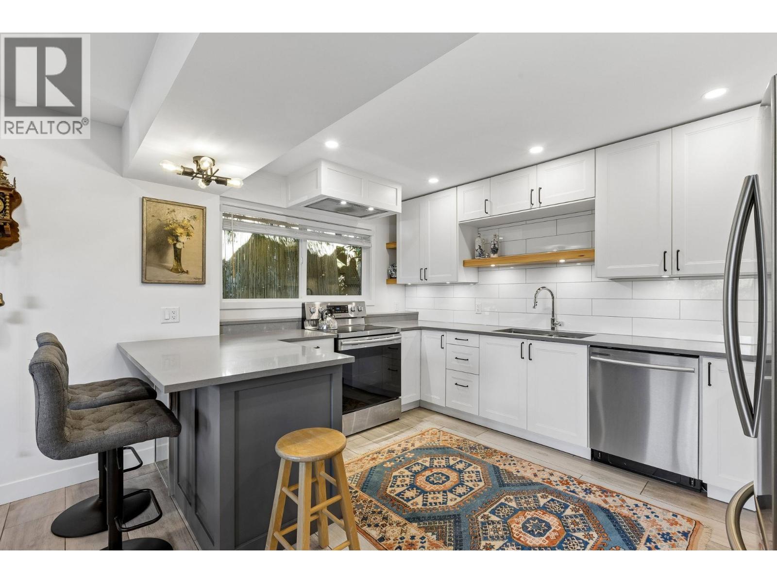1214 EASTVIEW ROAD, North Vancouver