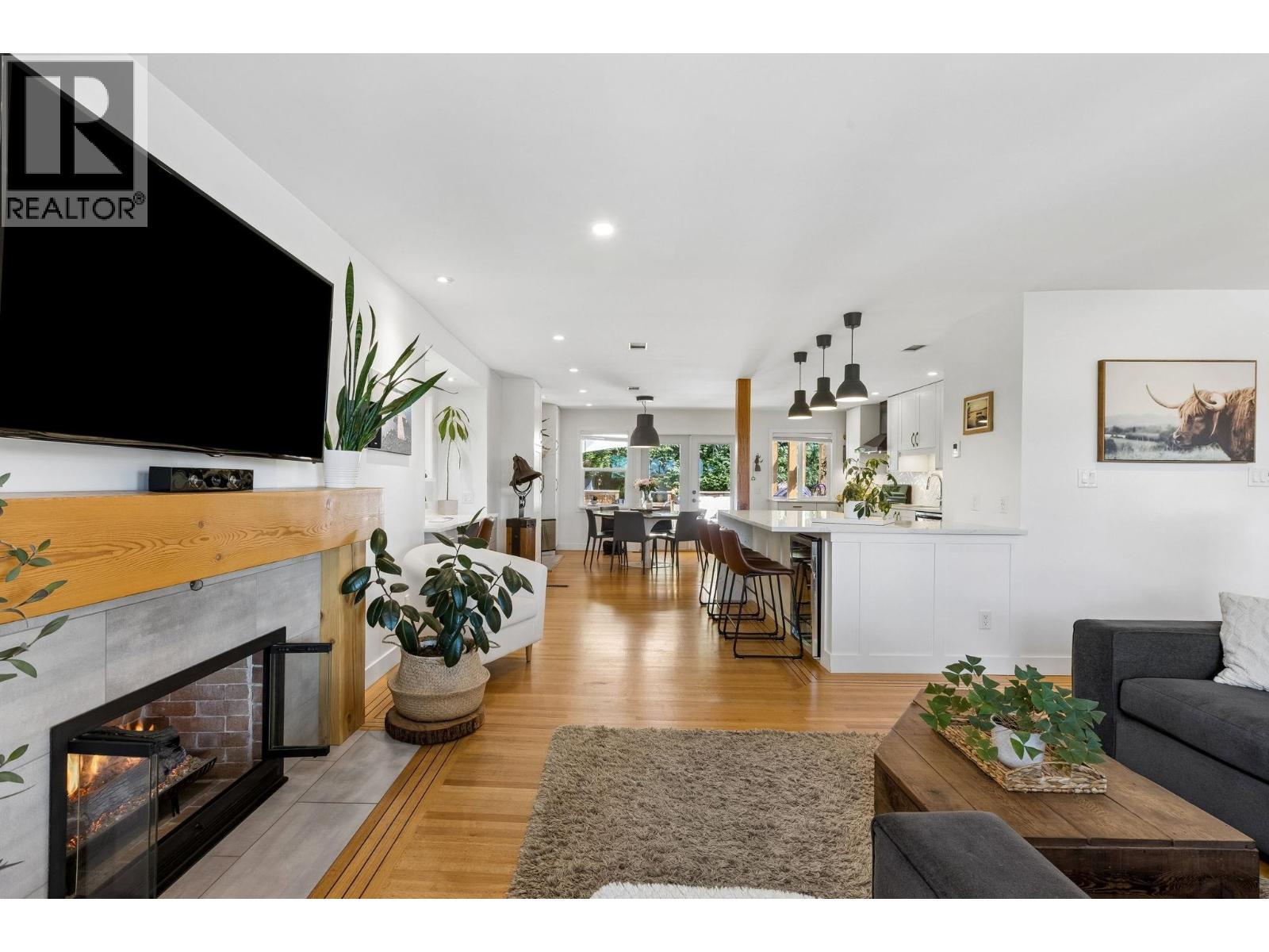 1214 EASTVIEW ROAD, North Vancouver