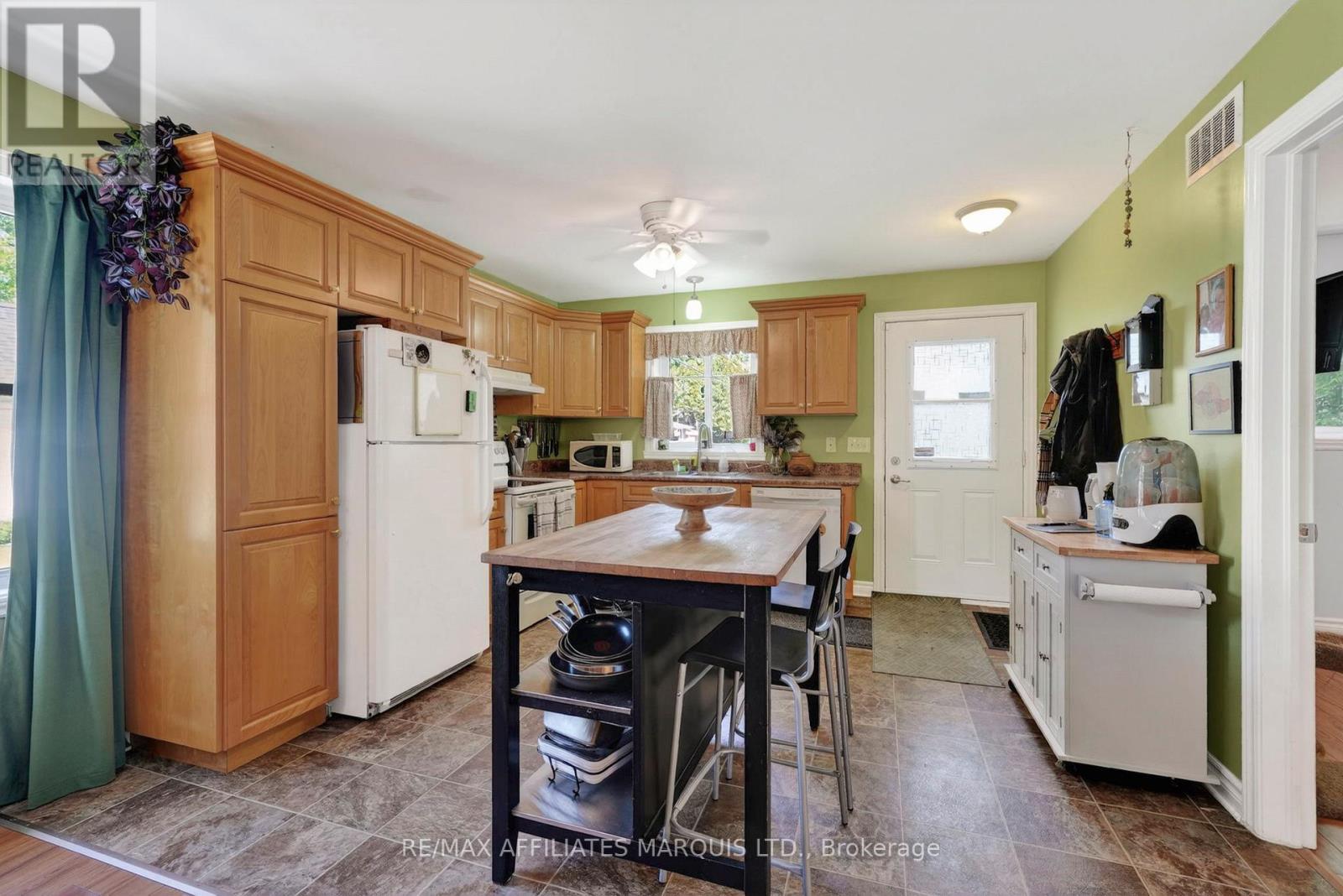 403 3RD STREET E - 10