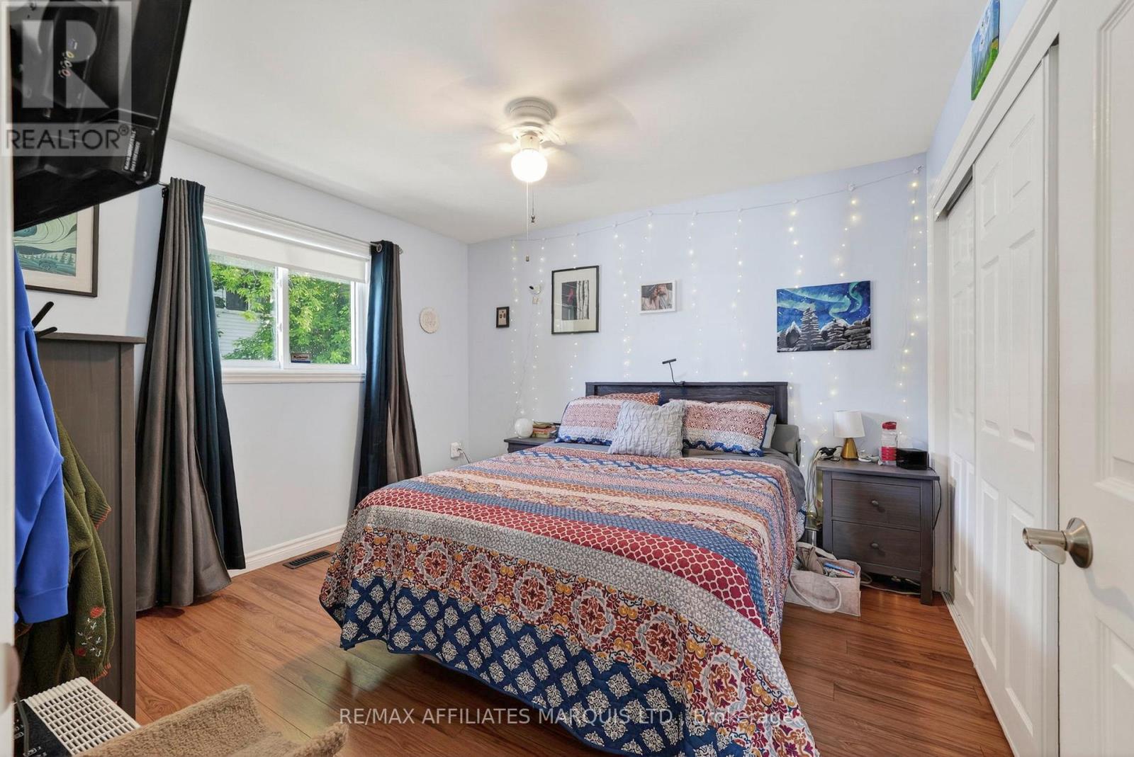 403 3RD STREET E - 14