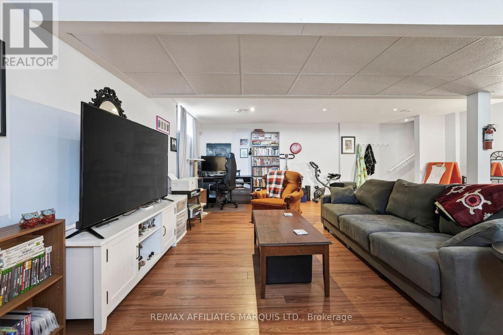 403 3RD STREET E - 23