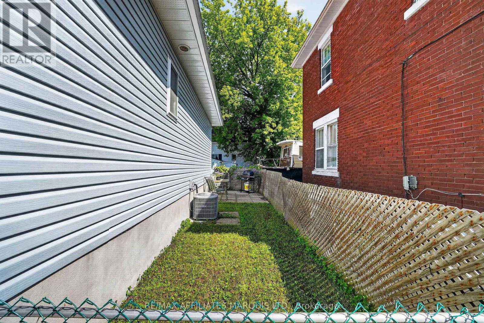 403 3RD STREET E - 27