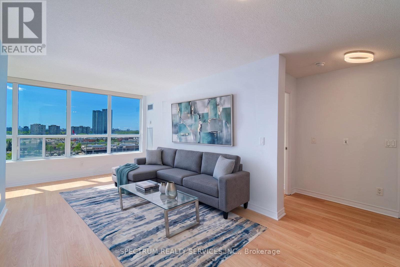 #904 15 NORTH PARK ROAD - 15