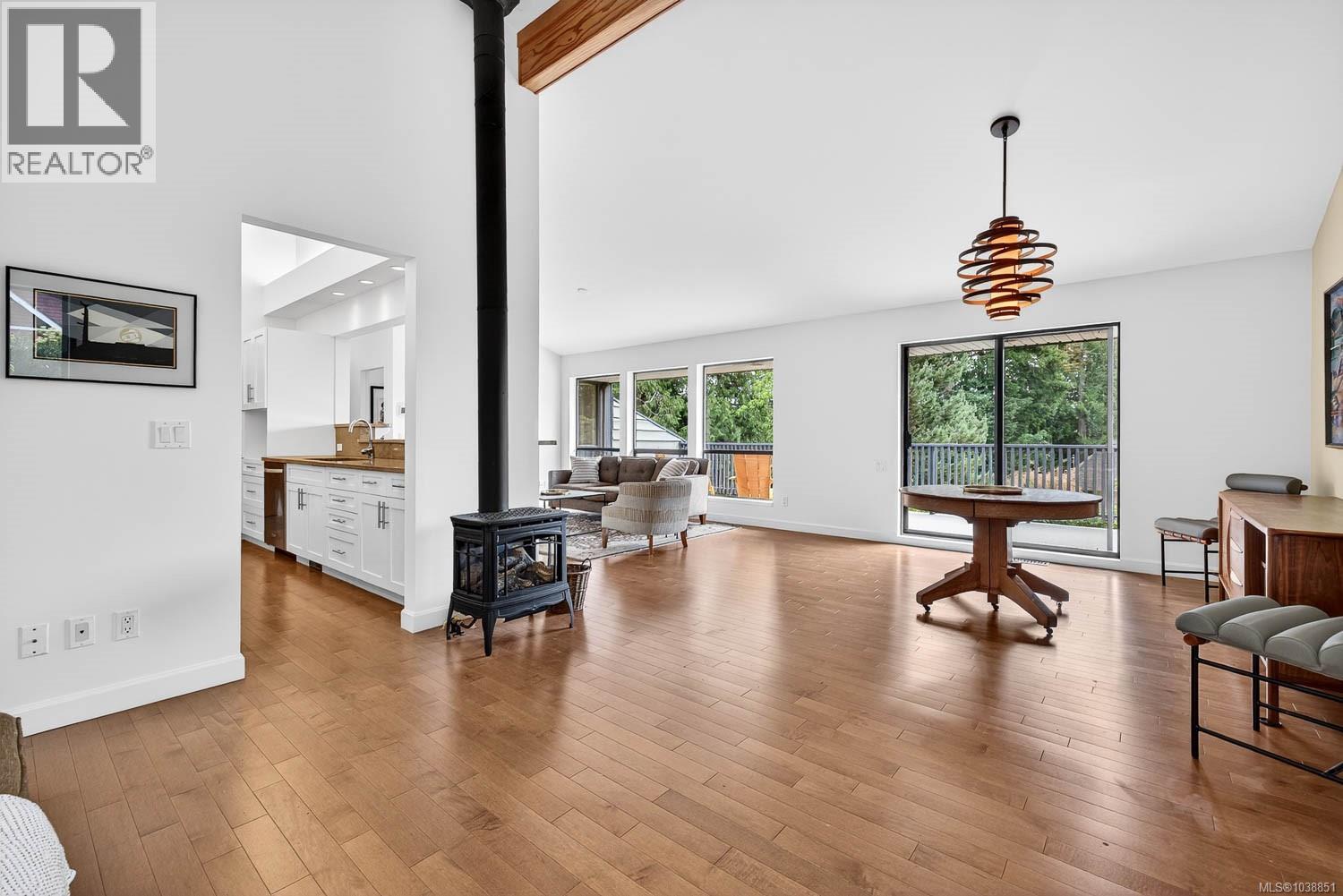 102 Village Terr - 11