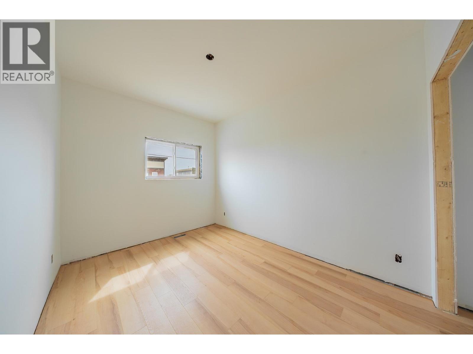11111 101 AVENUE - 7
