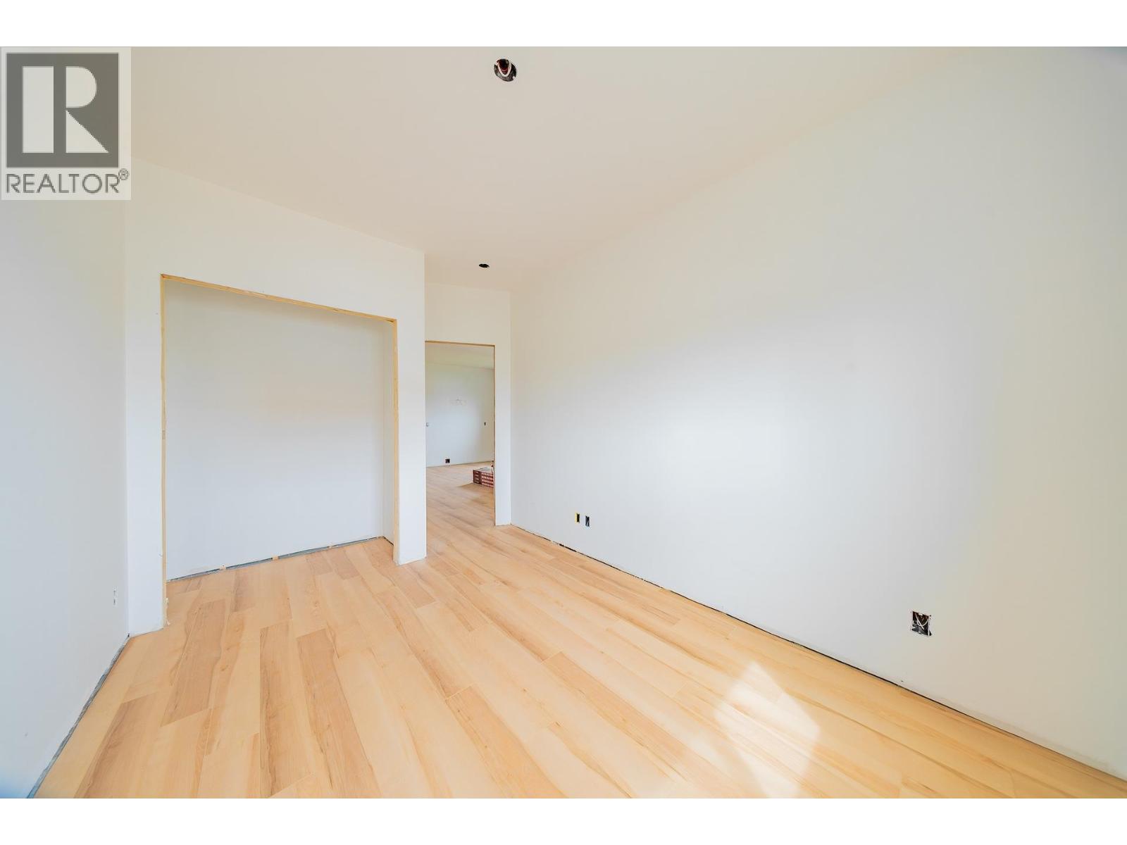 11111 101 AVENUE - 9