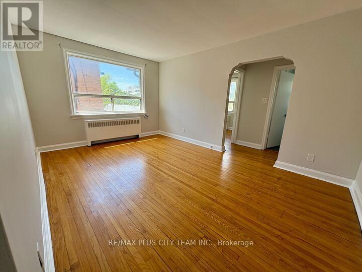 Listing photo of 6 - 3835 BATHURST STREET