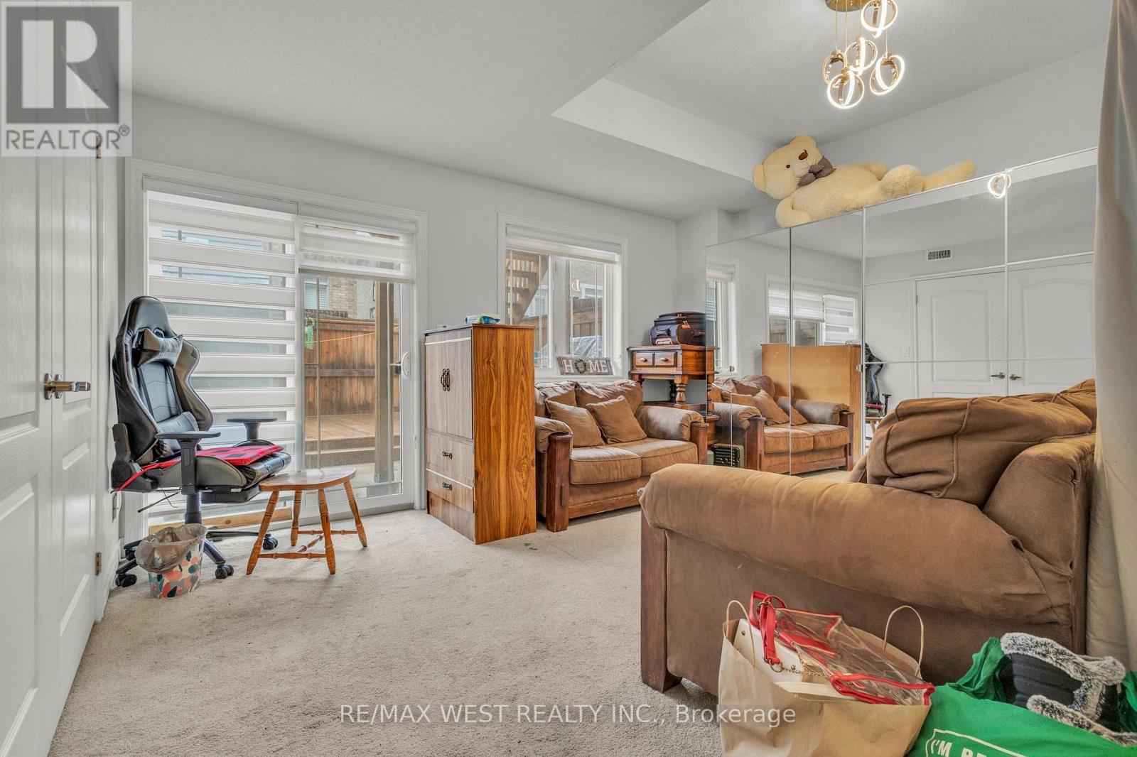 12 WATERSTONE WAY - 16