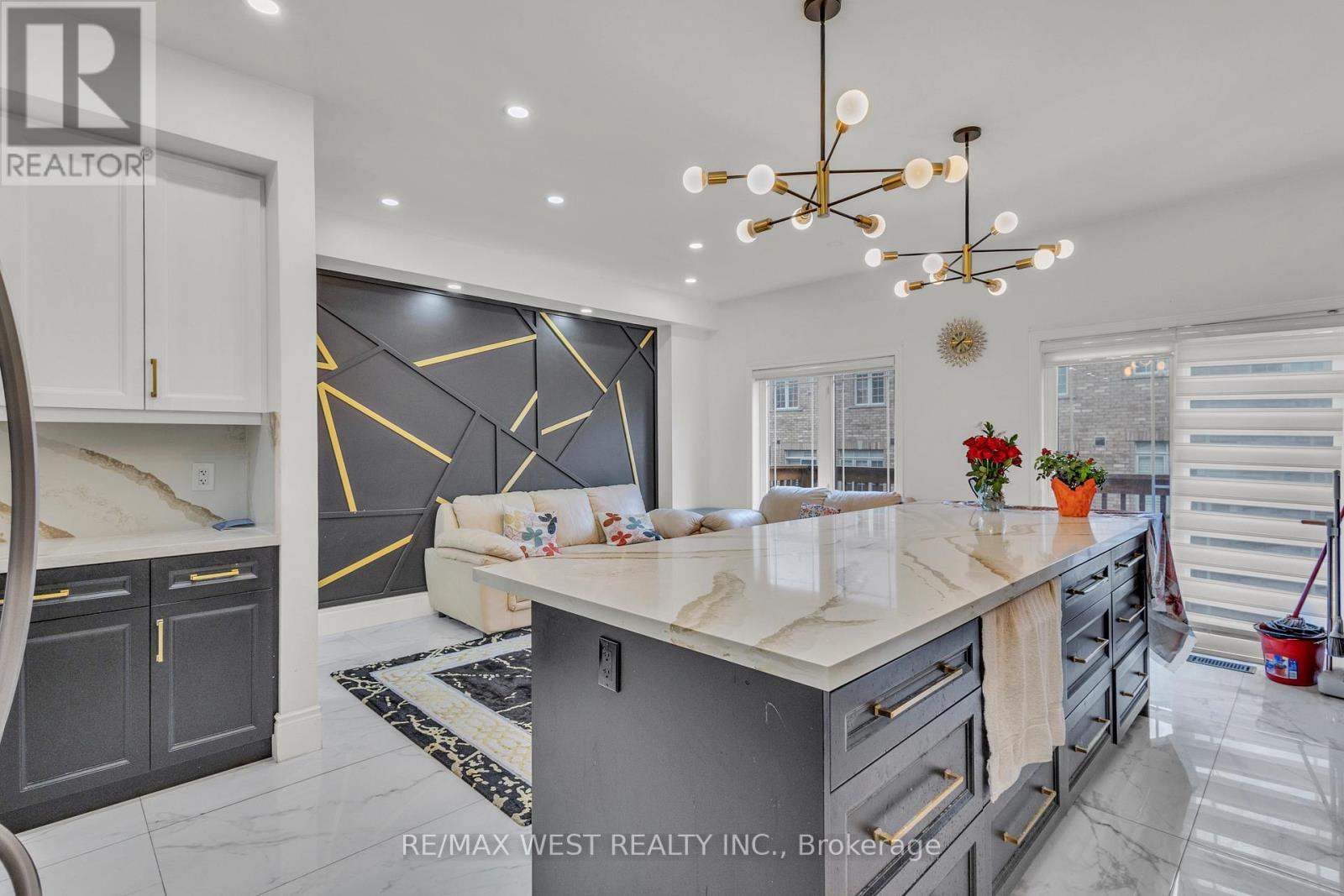 12 WATERSTONE WAY - 8