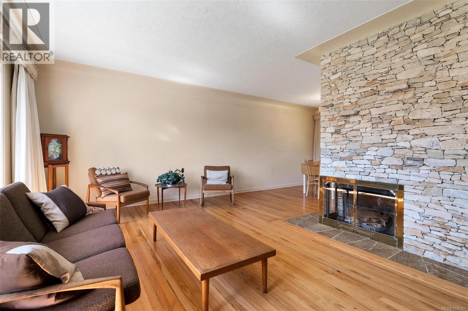 3973 Livingstone Ave S - 5