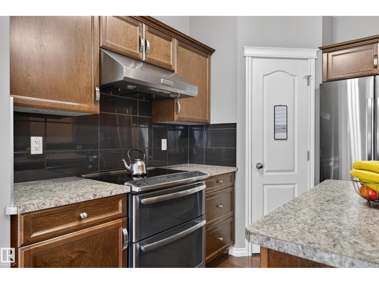 9515 221 ST NW - 17