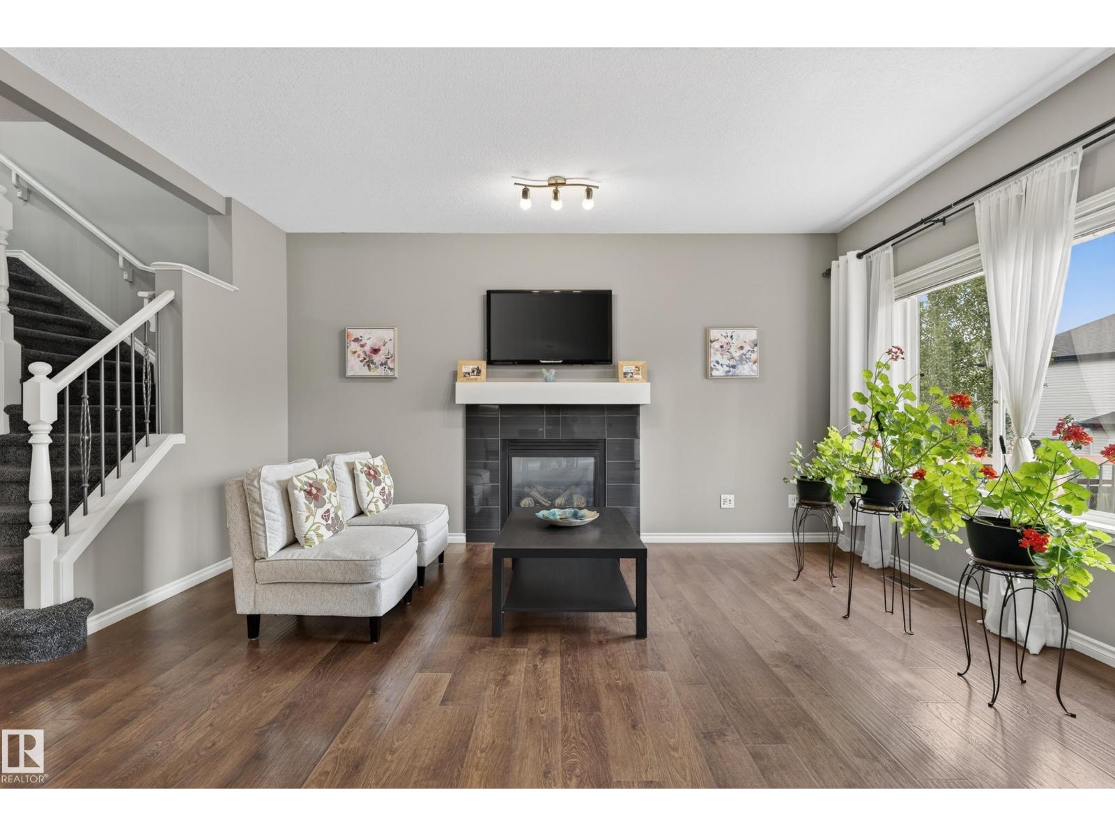 9515 221 ST NW - 8