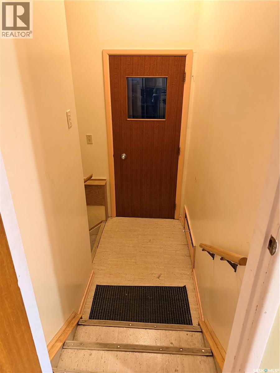 512 McNab STREET - 18
