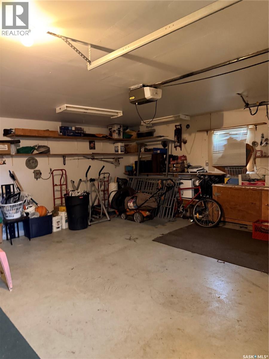 512 McNab STREET - 23