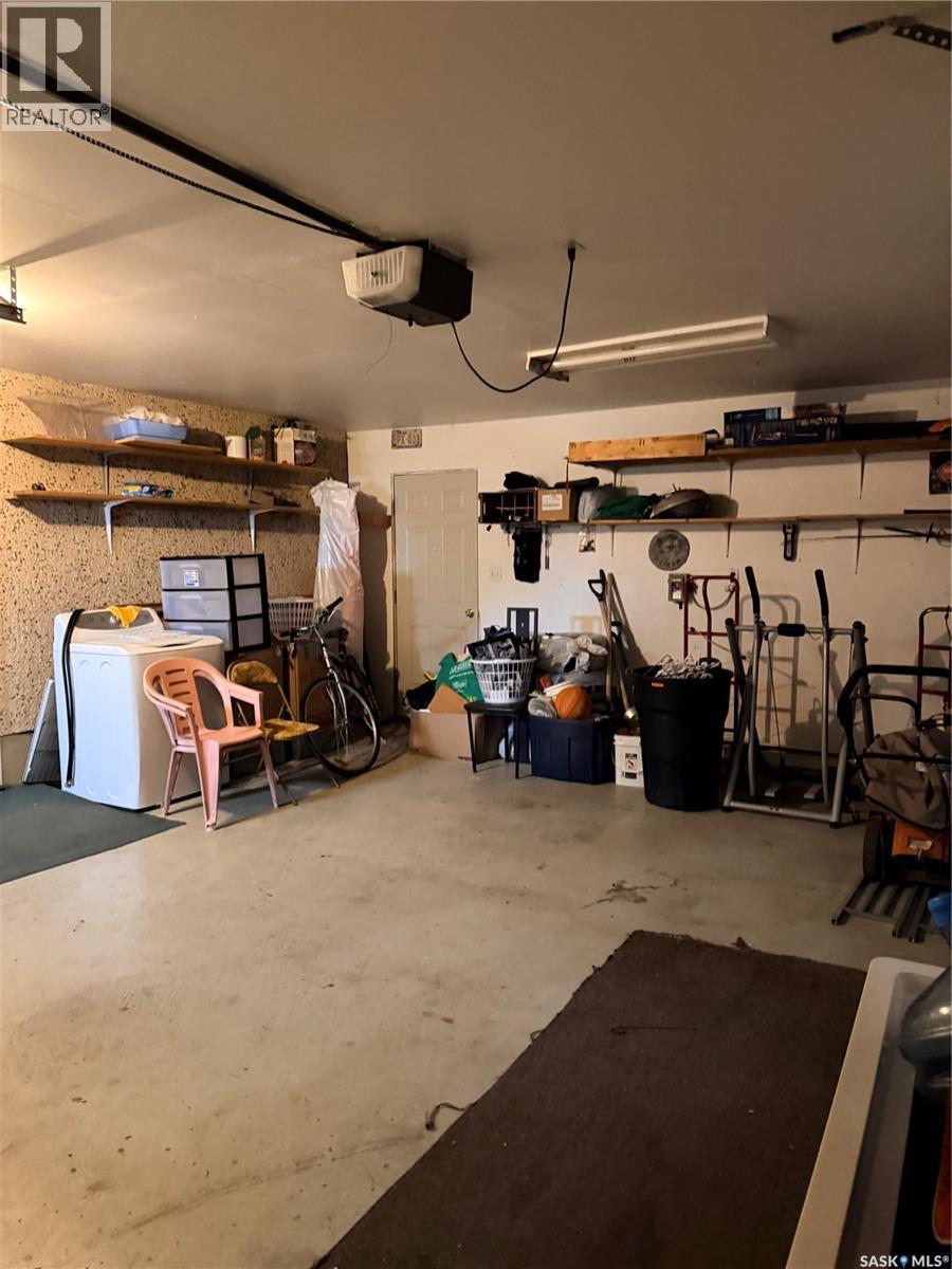 512 McNab STREET - 24