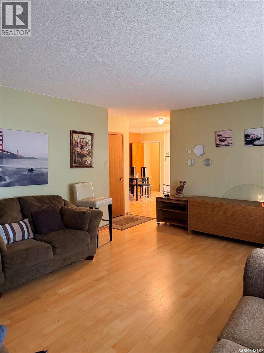 512 McNab STREET - 3