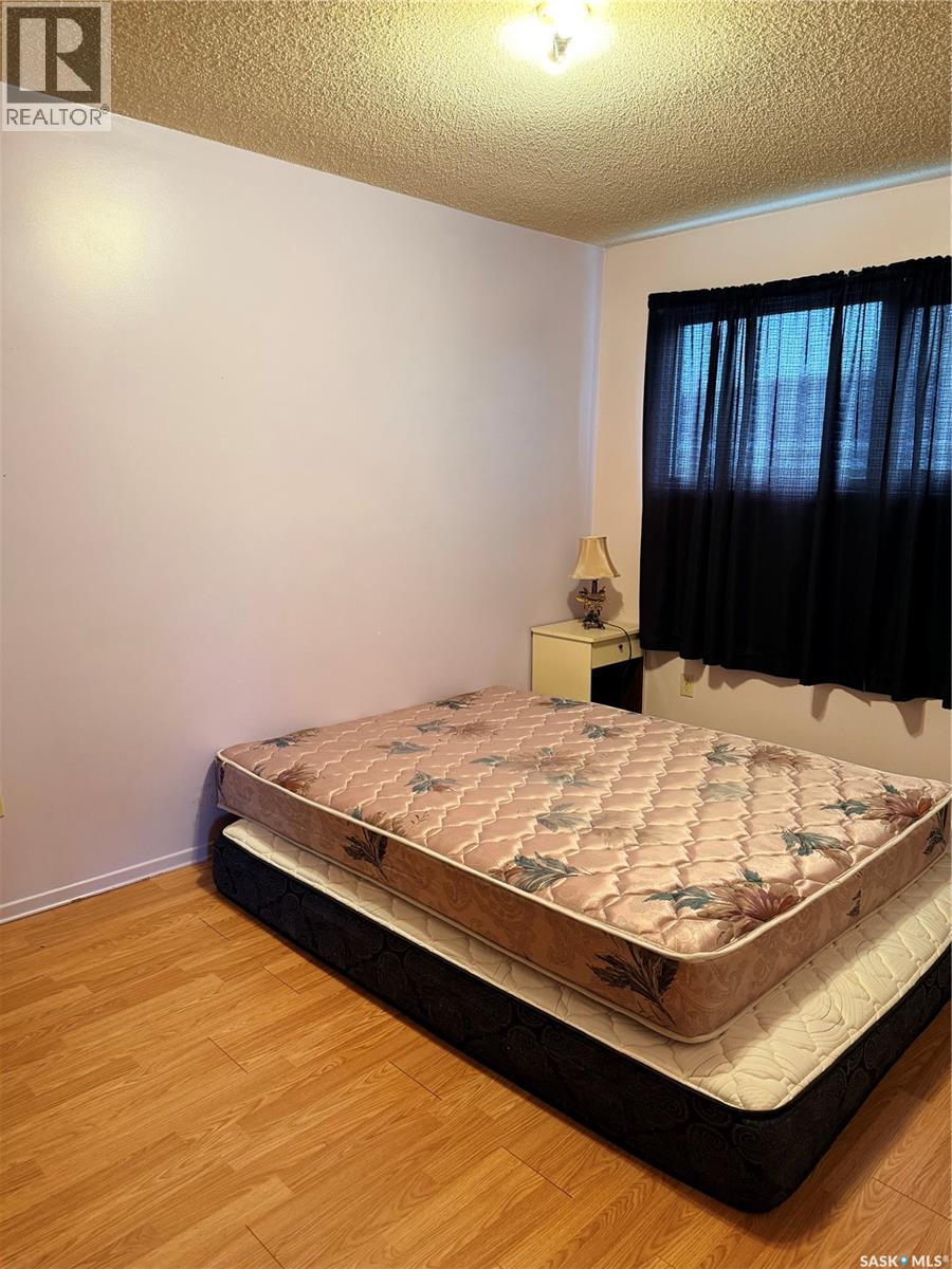 512 McNab STREET - 8