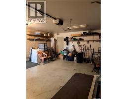 Living room - 512 Mcnab Street, Burstall, SK S0N0H0 Photo 9