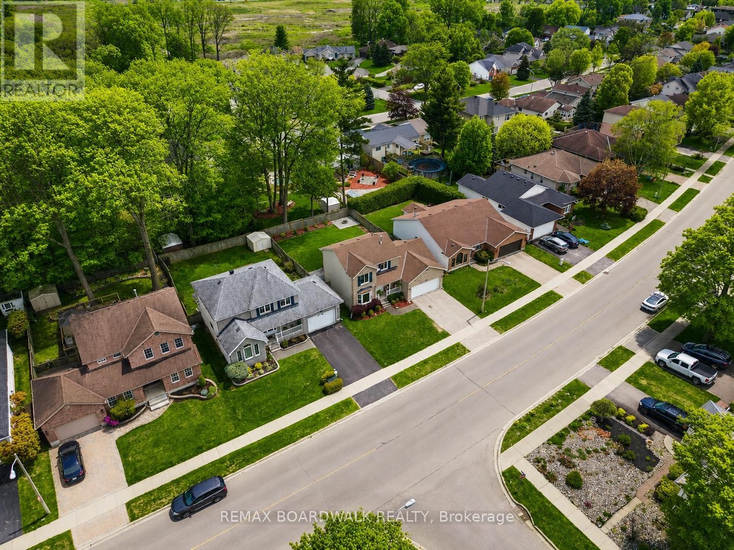 385 BROCK STREET - 12