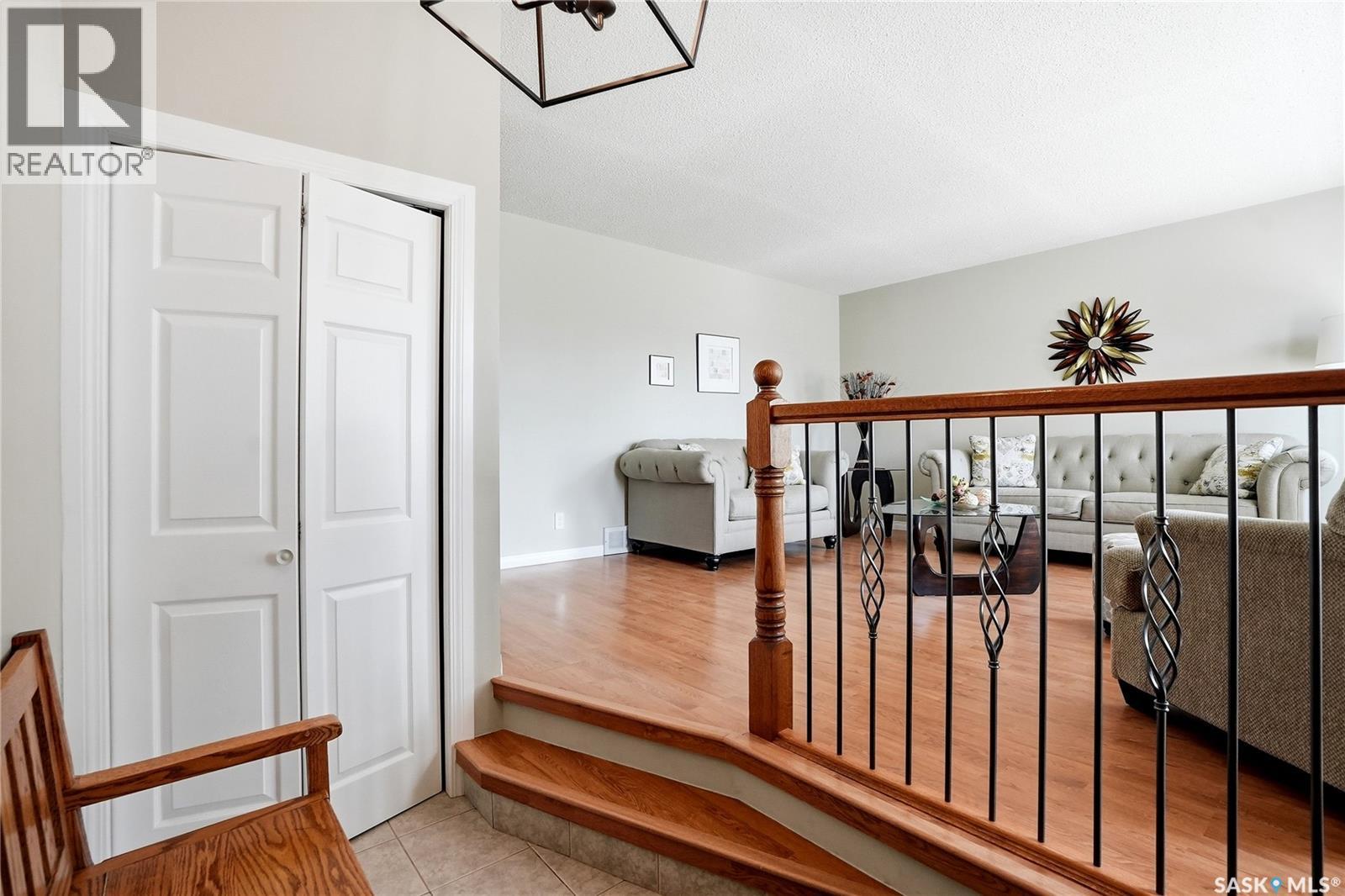 315 Smith PLACE - Image 3