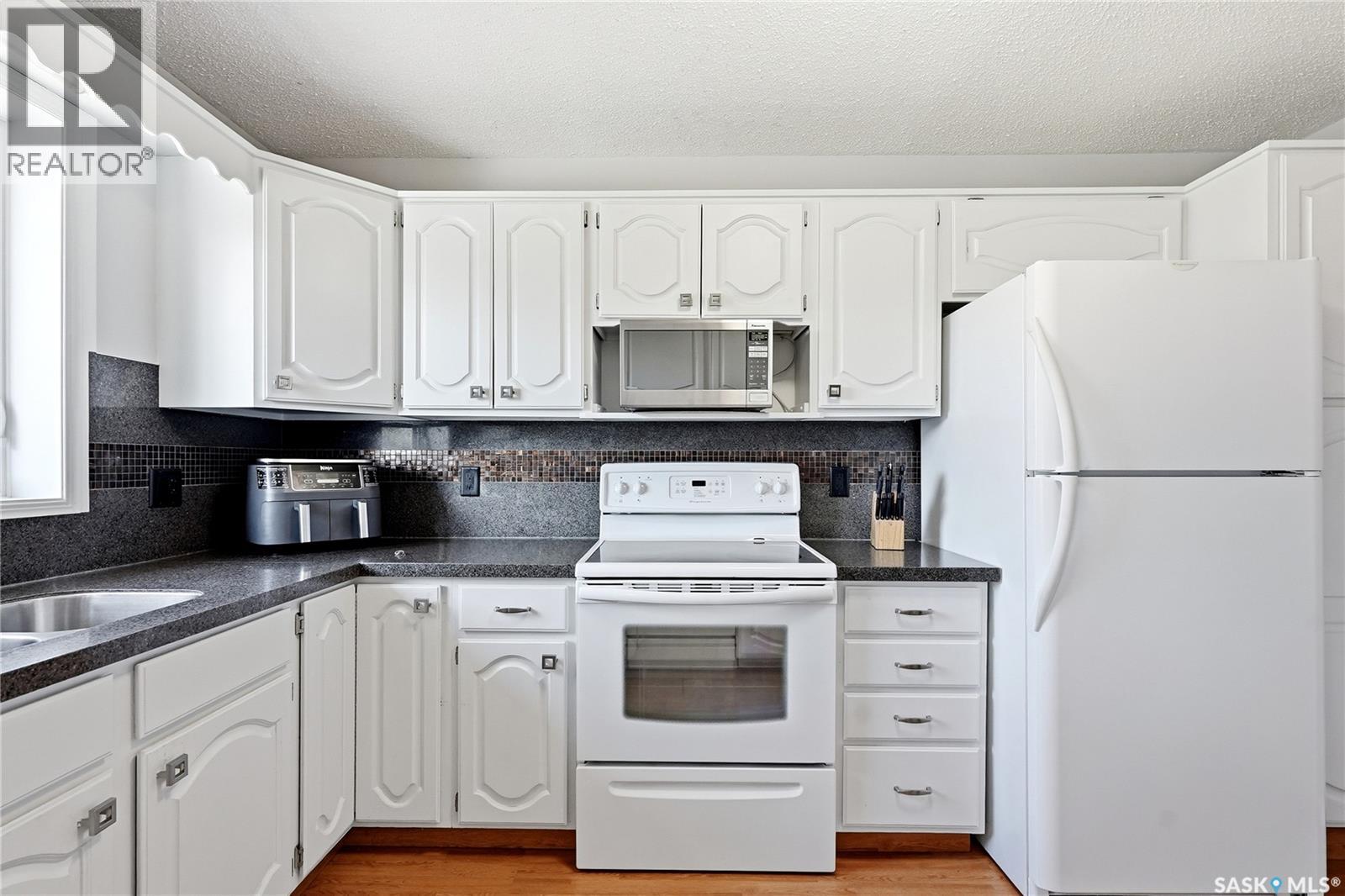 315 Smith PLACE - 12