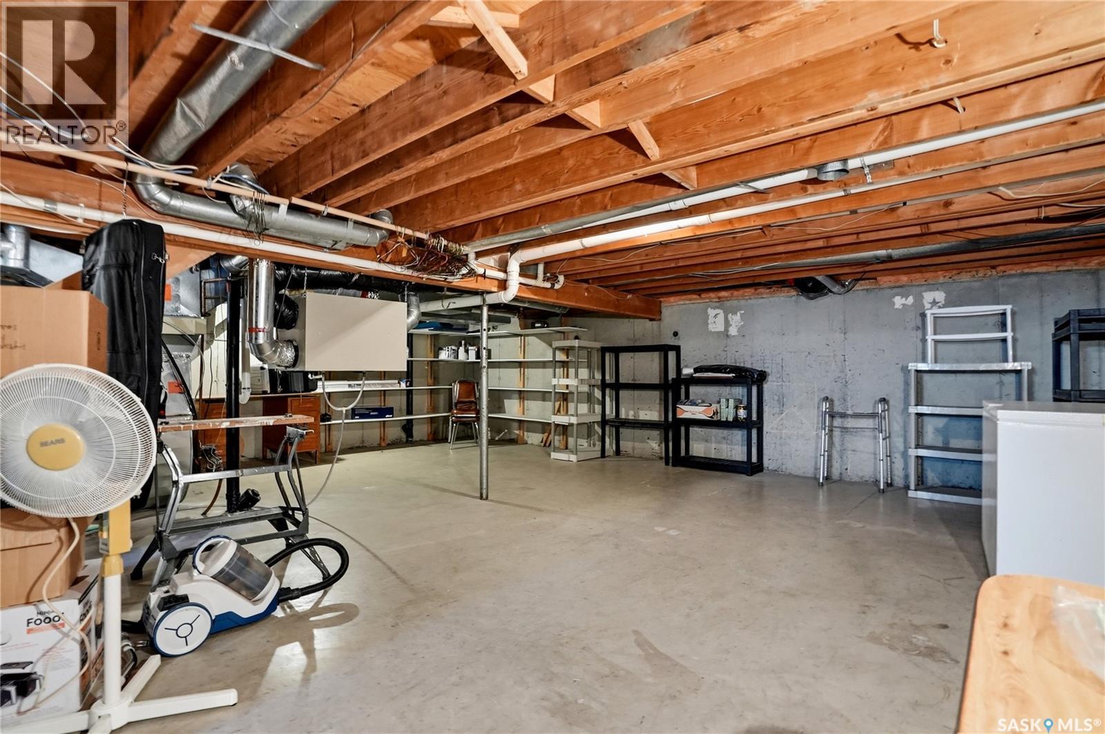 315 Smith PLACE - 36