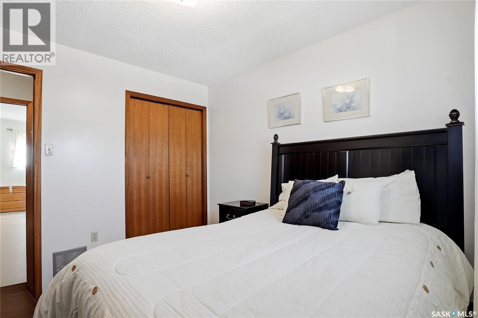 315 Smith PLACE - 27