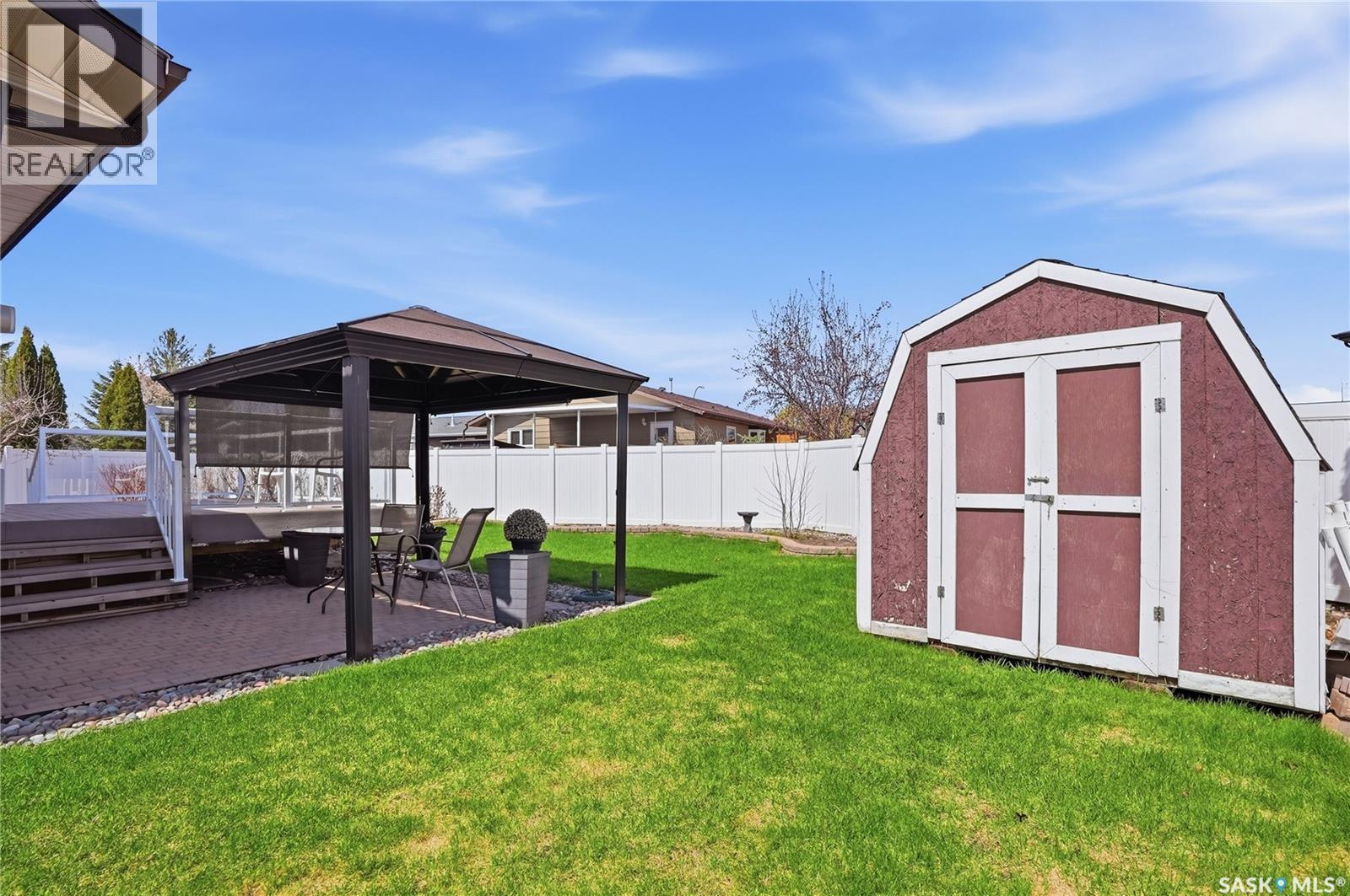 315 Smith PLACE - 46