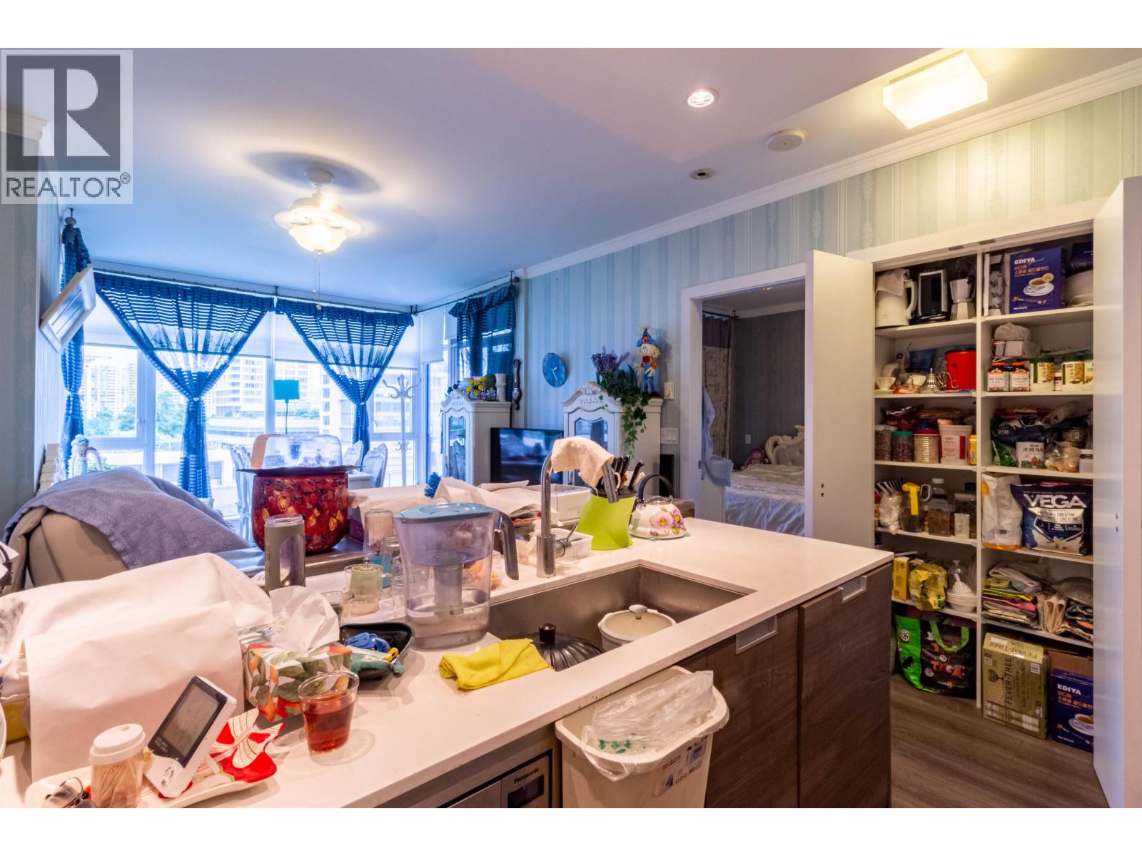 602 4688 KINGSWAY — main photo