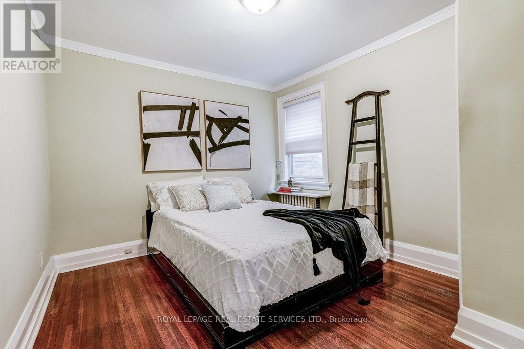 2 LARKIN AVENUE - 18
