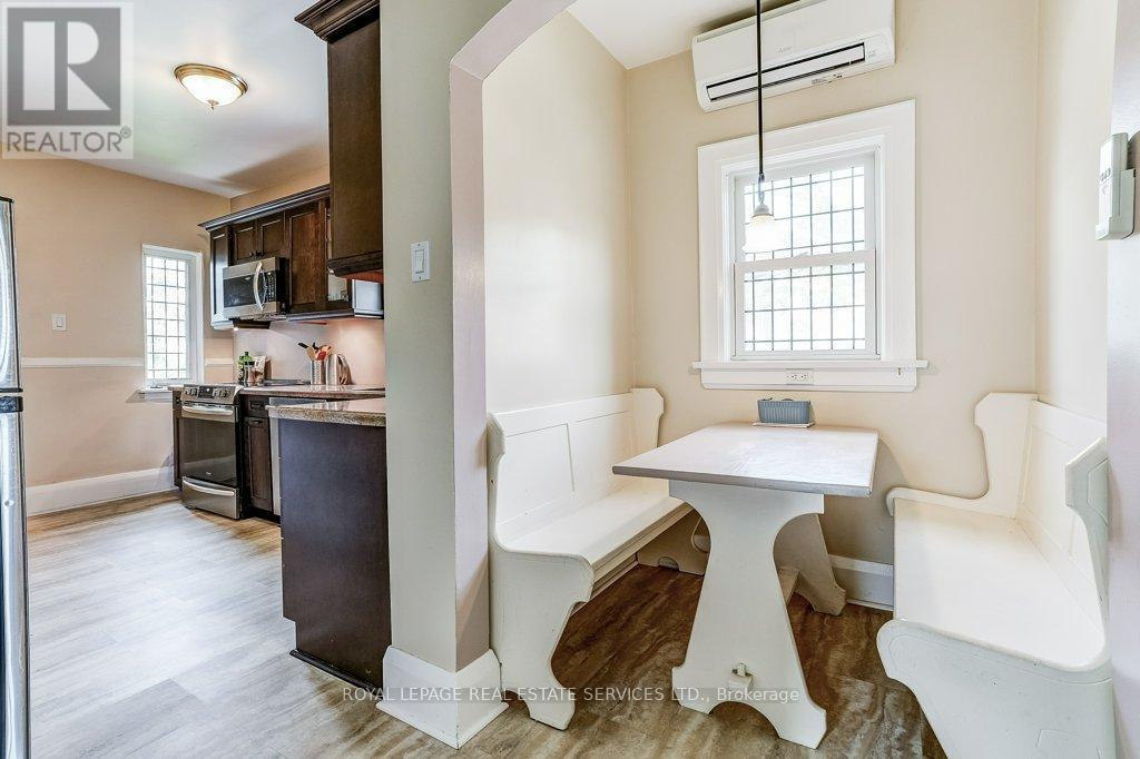 2 LARKIN AVENUE - 33