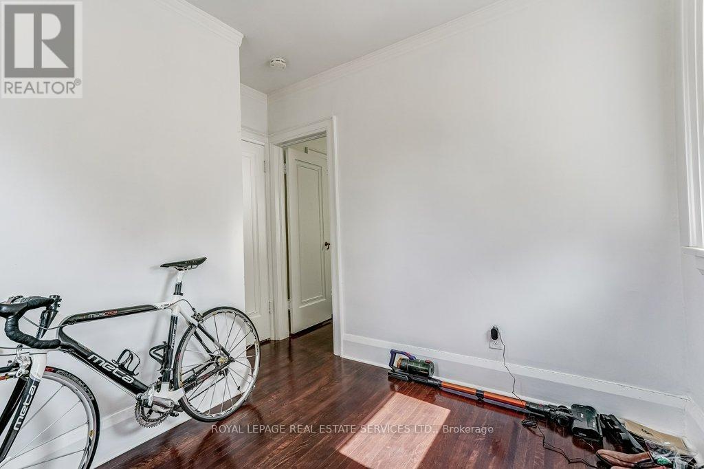 2 LARKIN AVENUE - 39
