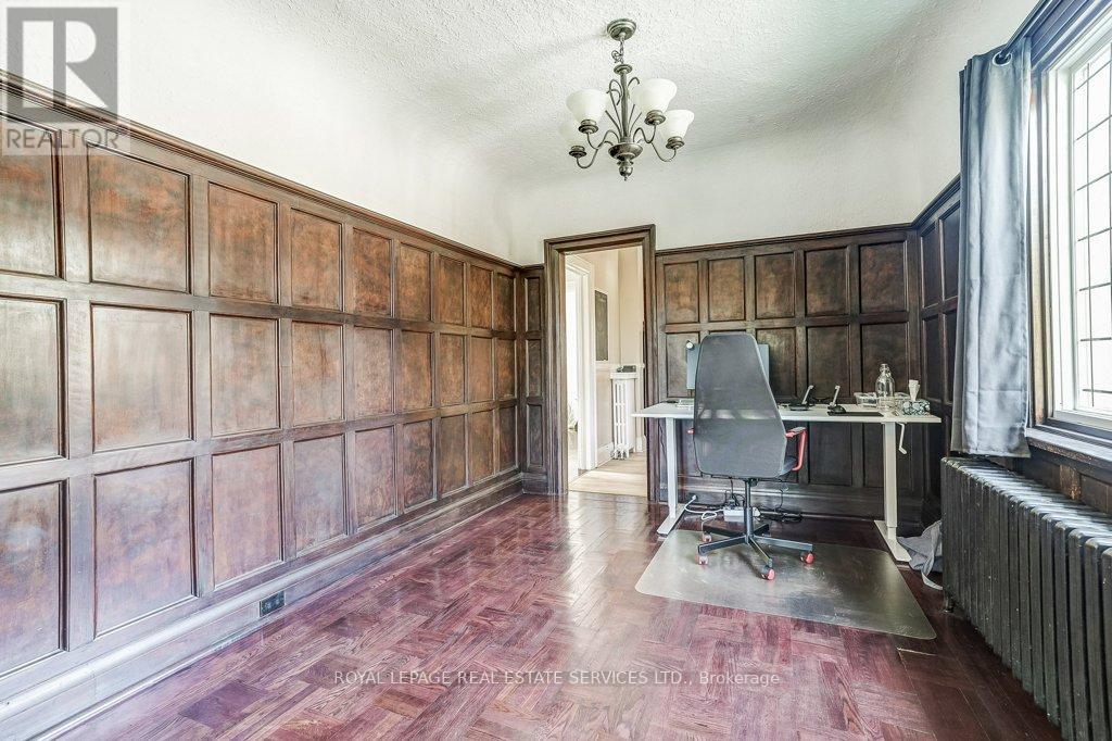 2 LARKIN AVENUE - 30