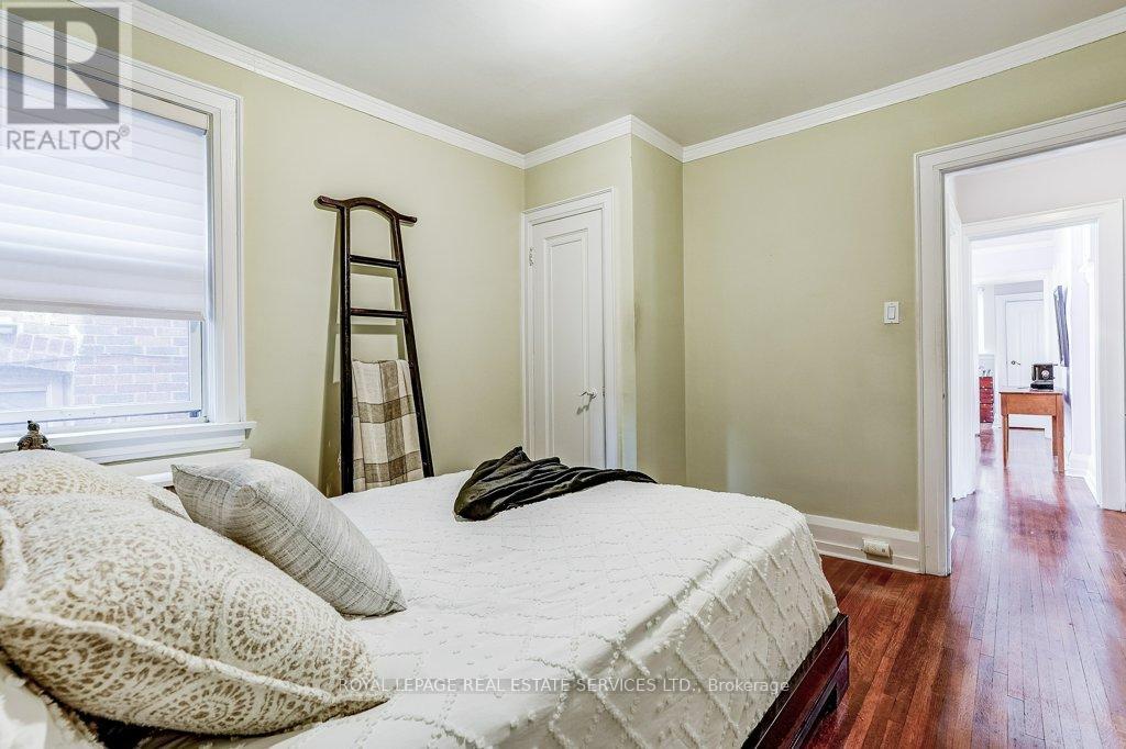 2 LARKIN AVENUE - 19