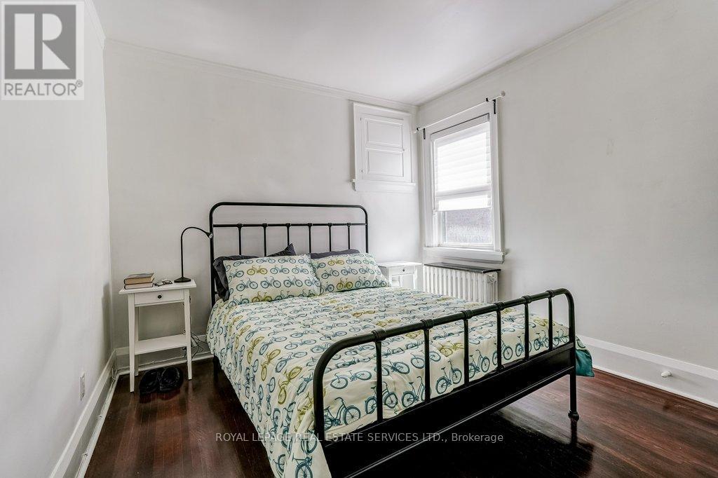 2 LARKIN AVENUE - 36