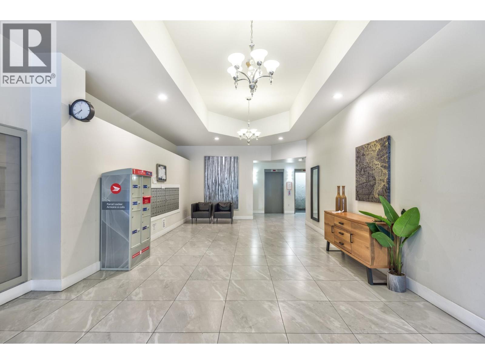 1406 55 TENTH STREET, New Westminster