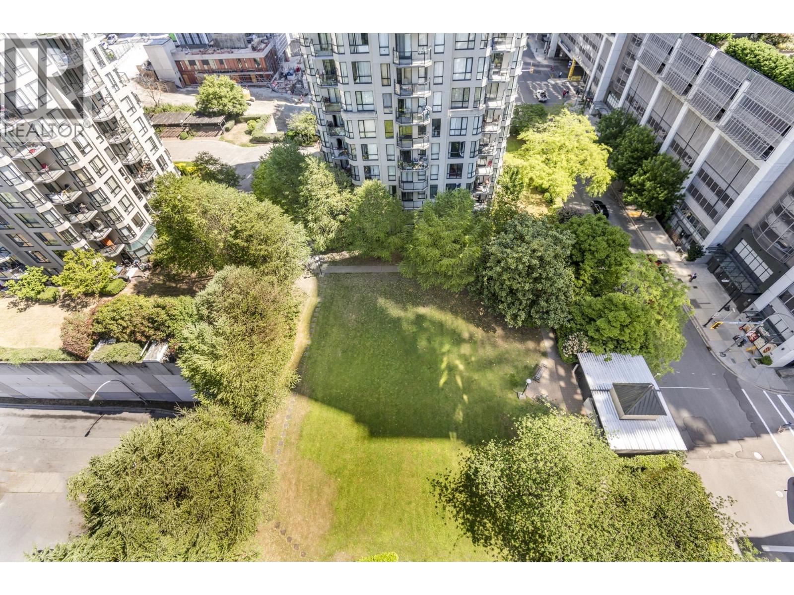 1406 55 TENTH STREET, New Westminster