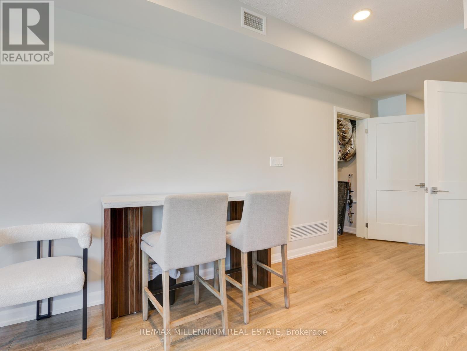 #423 708 WOOLWICH STREET - 21