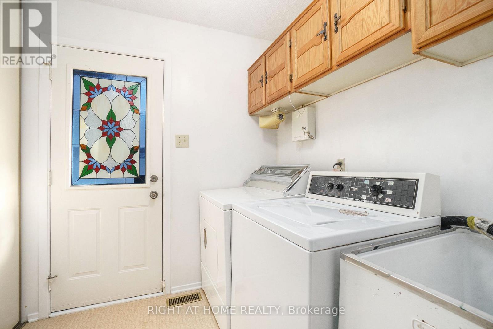 82 NESTOW DRIVE - 13