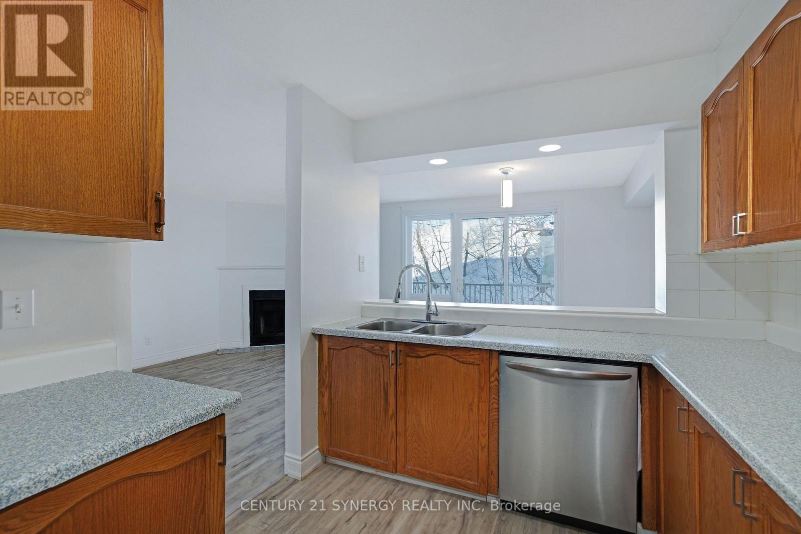 #403 1589 ST BERNARD STREET - 12