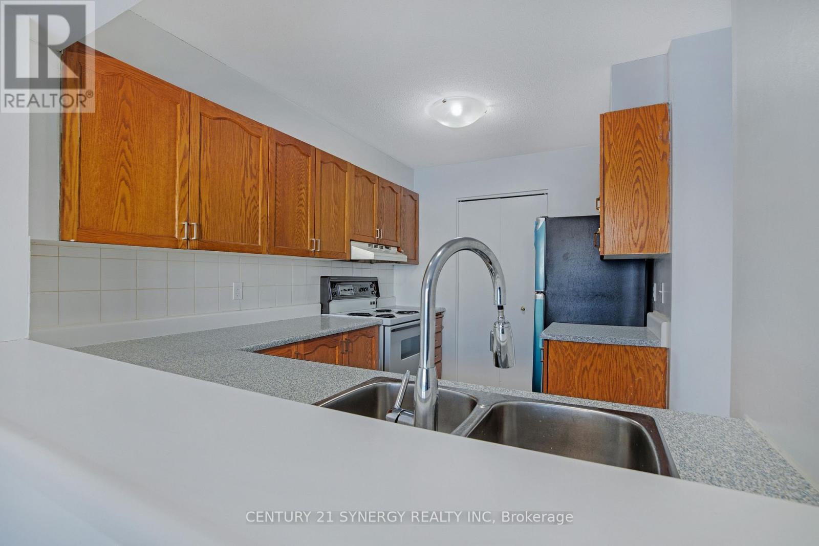 #403 1589 ST BERNARD STREET - 13