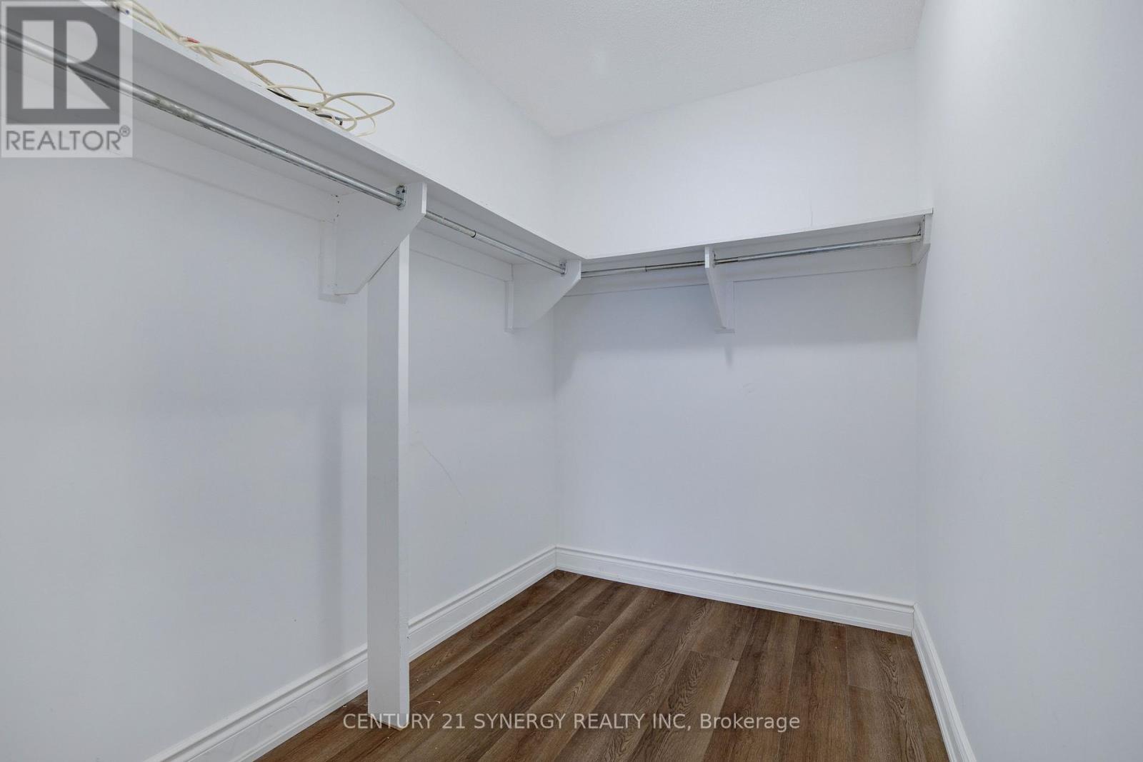 #403 1589 ST BERNARD STREET - 23